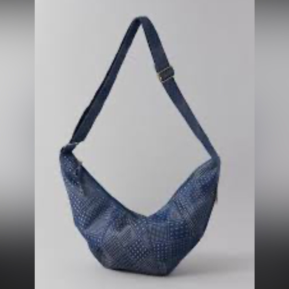 50%offw❤️ American Eagle Outfitters
AE x Aerie Match Denim Crescent Bag 2024